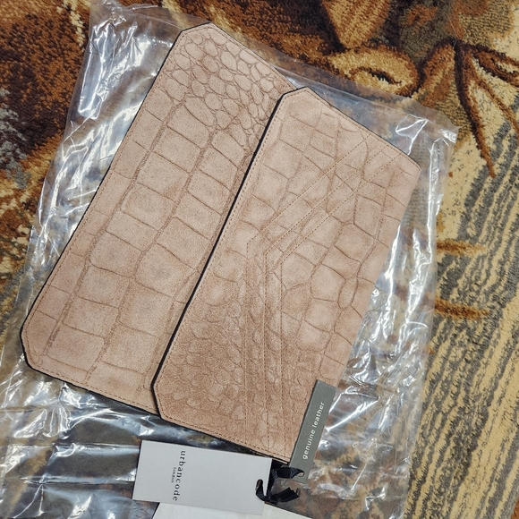 Urbancode Leather crock purse - Picture 5 of 15